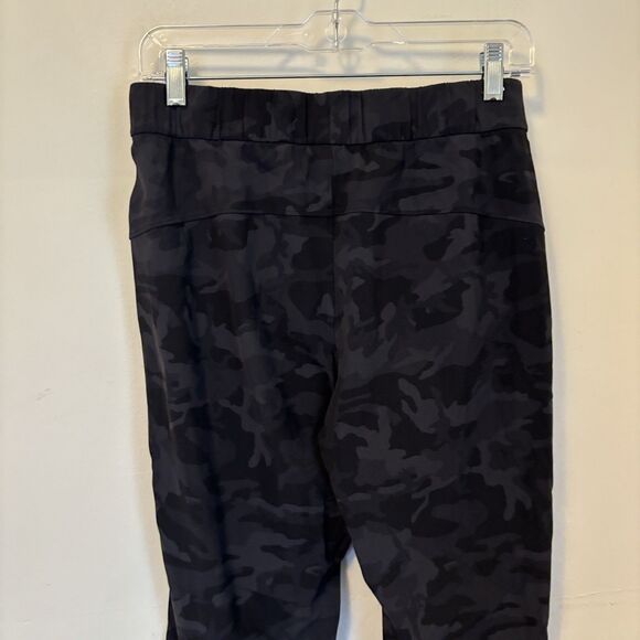 Lululemon Women's On the Fly‎ Athletic Pants  27" Black Camo 6 - Picture 5 of 8